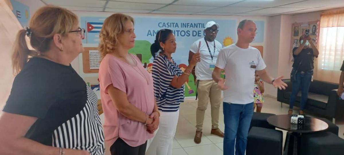Casita infantil Amiguitos de Uni